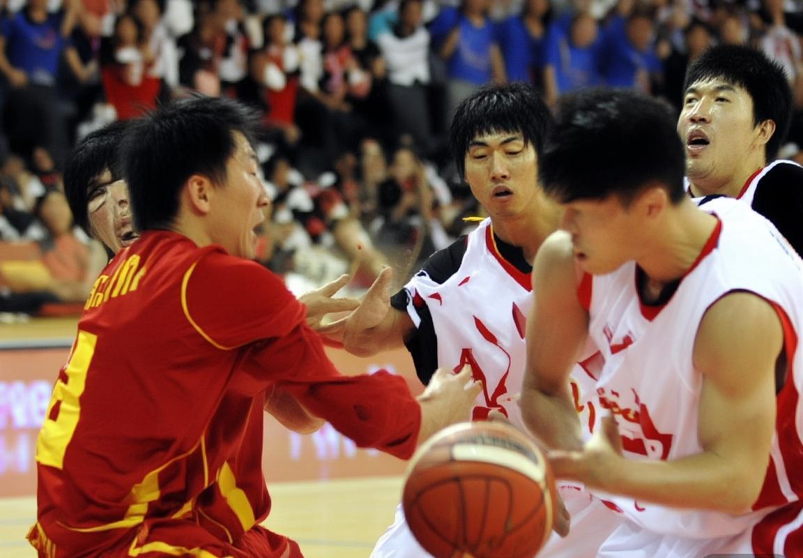 2011亚锦赛中韩男篮巅峰对决：战术解析与精彩瞬间回顾(图2)