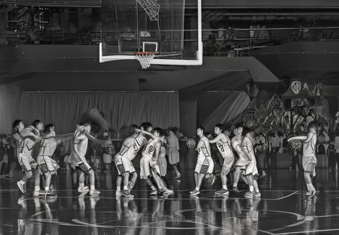 2017年季后赛前夕：勒布朗领军骑士大战活塞年轻军(图2)